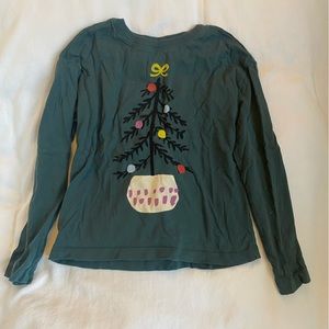 Hanna Andersson green long sleeve shirt with Christmas tree, size 6-7/120cm